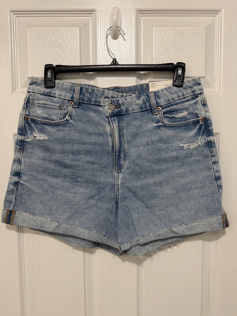 American Eagle Curvy Mom Short - Light Wash Distressed Denim